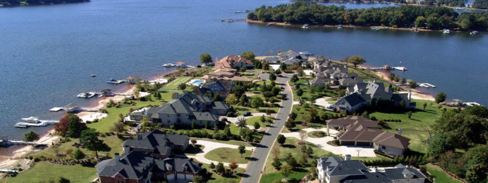 Alexander Island waterfront view on Lake Norman