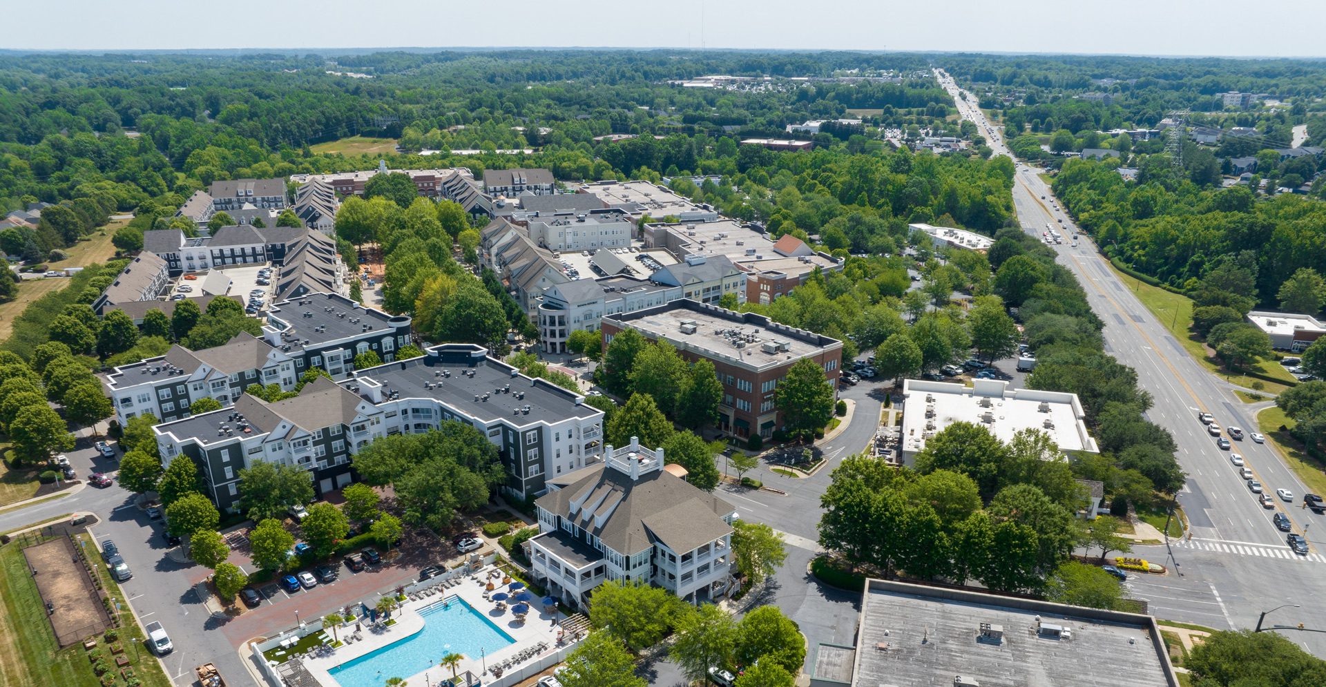 Birkdale Village lifestyle scene in Huntersville, North Carolina