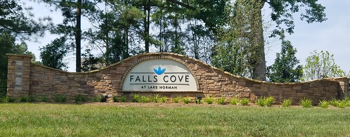 Falls Cove neighborhood near Troutman