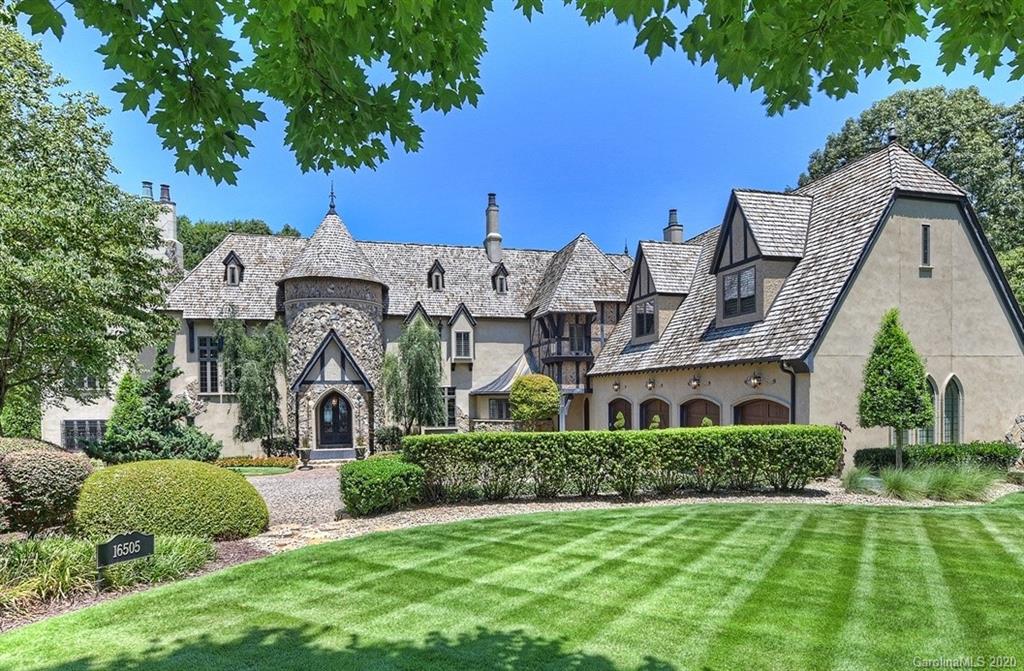 Jetton Cove neighborhood streetscape and entrance in Cornelius, North Carolina